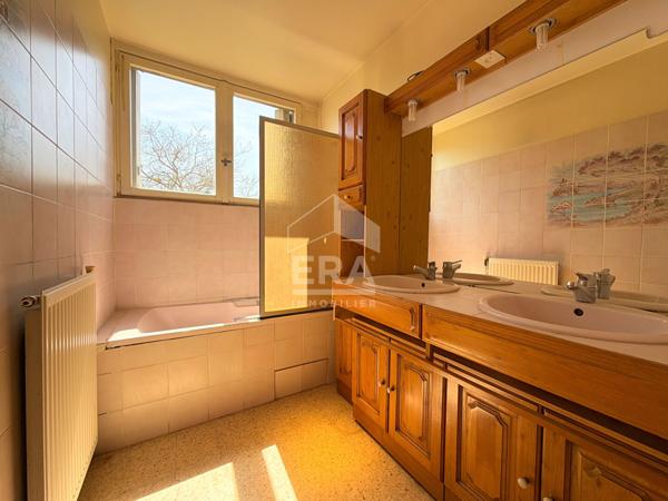 A VENDRE EN EXCLUSIVITE 84120 PERTUIS APPARTEMENT 3 PIECES D'ENVIRON 64M² AVEC BALCON, CAVE ET 1 PLACE DE STATIONNEMENT.