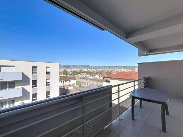 Location                                                      Appartement
                        
                     3 pièces                      64 m2                     à Clermont-Ferrand