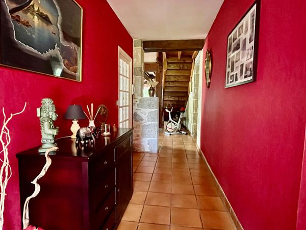 TRES BELLE MAISON ANCIENNE ET DE PLAIN-PIED