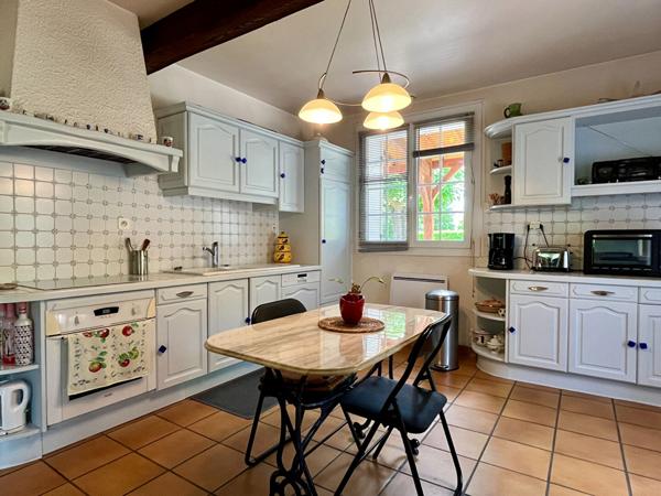 TRES BELLE MAISON ANCIENNE ET DE PLAIN-PIED