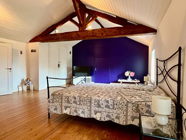 TRES BELLE MAISON ANCIENNE ET DE PLAIN-PIED