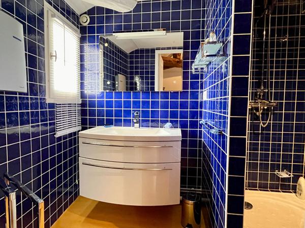 TRES BELLE MAISON ANCIENNE ET DE PLAIN-PIED