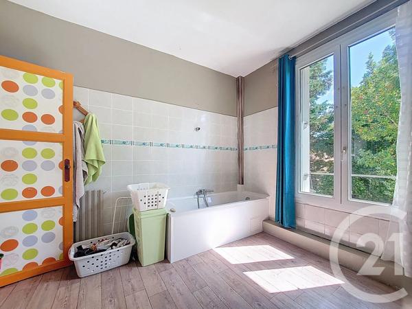 Maison à vendre  4 pièces - 153,40 m 2   LA MONTAGNE  - 44