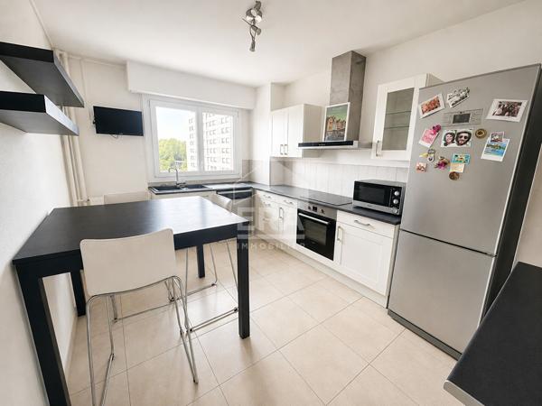 Grand T4 lumineux avec balcon, ascenseur et possibilité 3 chambres