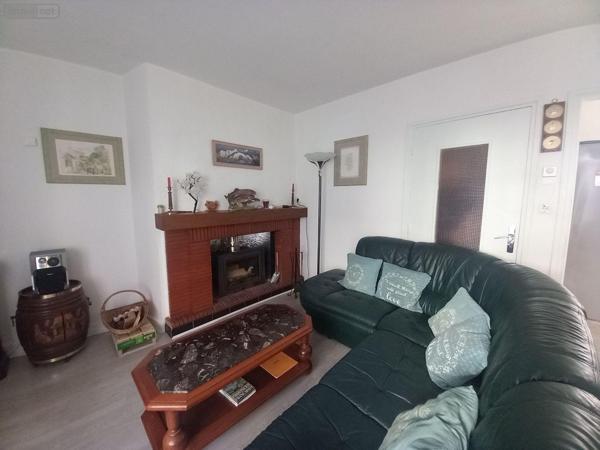 Maison à vendre à Allanche dans le Cantal (15160), ref : FG/2261