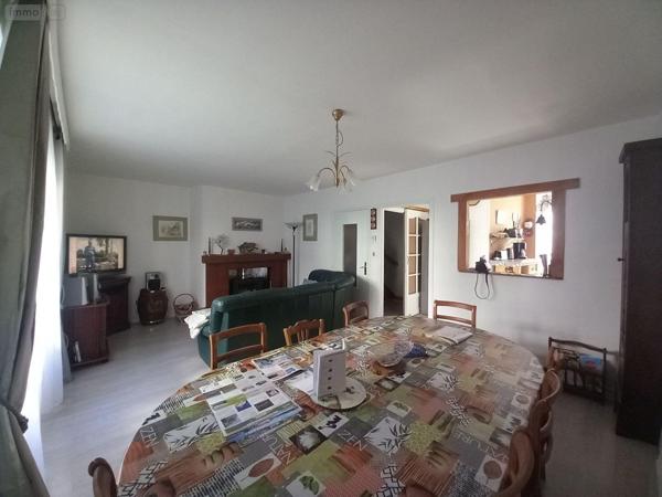 Maison à vendre à Allanche dans le Cantal (15160), ref : FG/2261