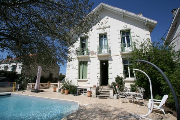 Villa Belle Époque avec piscine, quartier prisé de Pontailla
