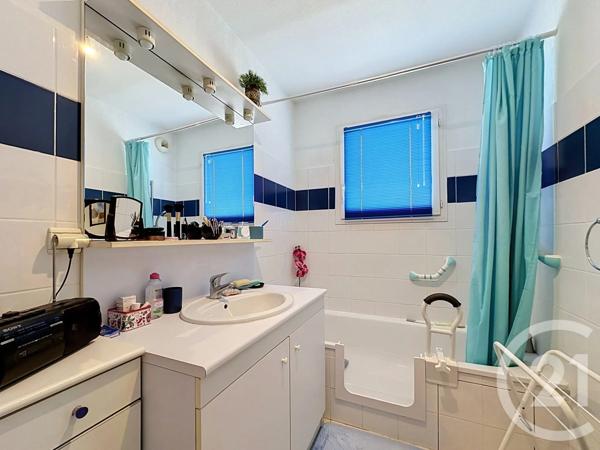 Appartement T3 à vendre  3 pièces - 66,10 m 2   GUJAN MESTRAS  - 33