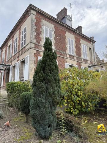 SUPERBE EMPLACEMENT MARGNY-lès-COMPIÈGNE
