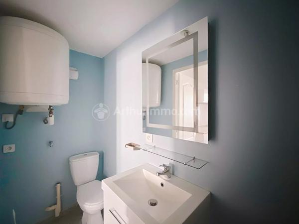 Location                                                      Appartement
                        
                     2 pièces                      24 m2                     à Clermont-Ferrand