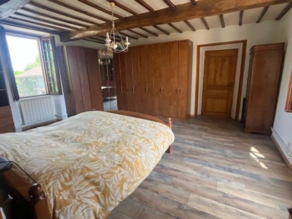 PLAISANCE (32): SANS TRAVAUX, MAISON XVIIIs restaurée avec élégance SUR 240M2 habitables, 6600m2 de jardin,géothermie,  puits, géothermie, grandes dependances environnement bucolique