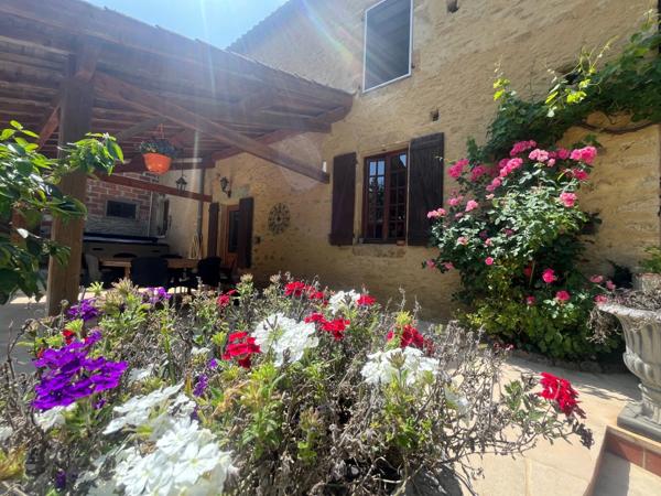 PLAISANCE (32): SANS TRAVAUX, MAISON XVIIIs restaurée avec élégance SUR 240M2 habitables, 6600m2 de jardin,géothermie,  puits, géothermie, grandes dependances environnement bucolique