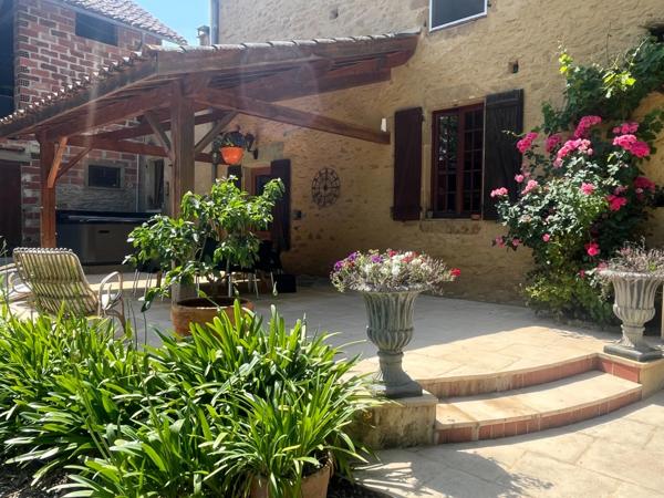 PLAISANCE (32): SANS TRAVAUX, MAISON XVIIIs restaurée avec élégance SUR 240M2 habitables, 6600m2 de jardin,géothermie,  puits, géothermie, grandes dependances environnement bucolique