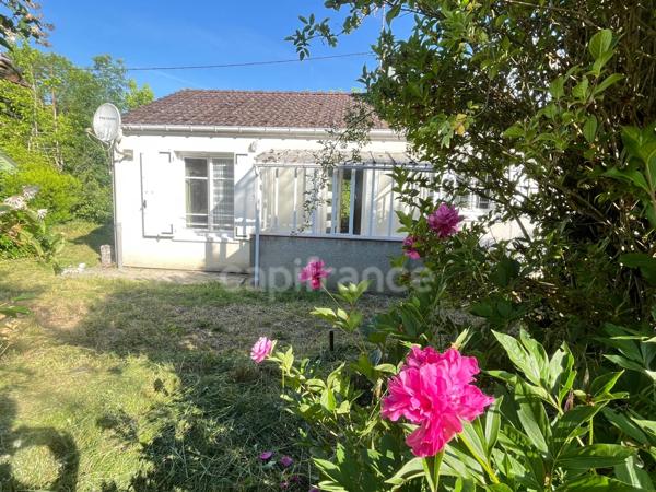 Maison à vendre 2 pièces avec garage sur terrain de 790m2 au coeur de Village (89)