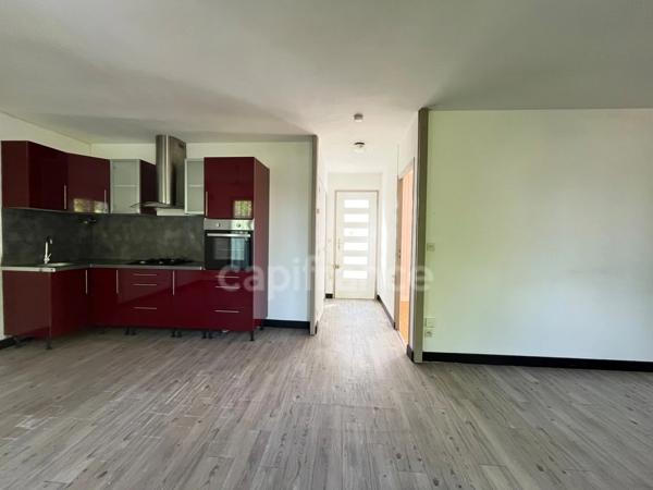 Maison à vendre 2 pièces avec garage sur terrain de 790m2 au coeur de Village (89)