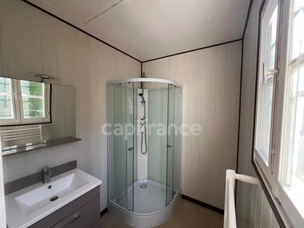 Maison à vendre 2 pièces avec garage sur terrain de 790m2 au coeur de Village (89)