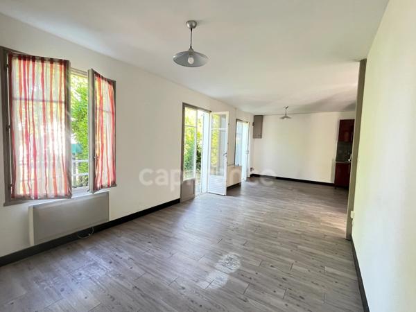 Maison à vendre 2 pièces avec garage sur terrain de 790m2 au coeur de Village (89)