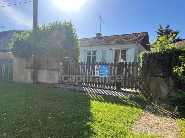 Maison à vendre 2 pièces avec garage sur terrain de 790m2 au coeur de Village (89)