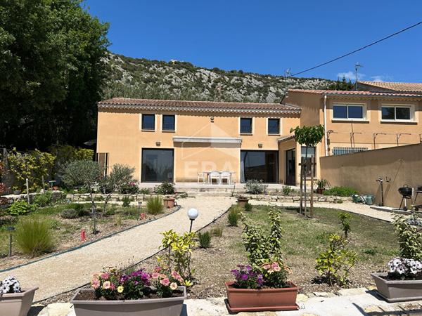 Maison Beaumes De Venise - 9 pièces - 280m² - Piscine