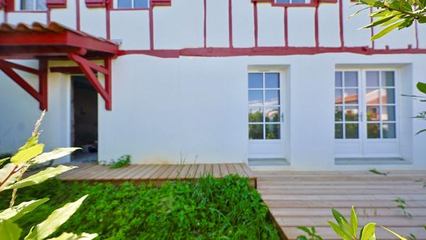 Architecture authentique - loft en duplex avec terrasses et jardinet - Ahetze