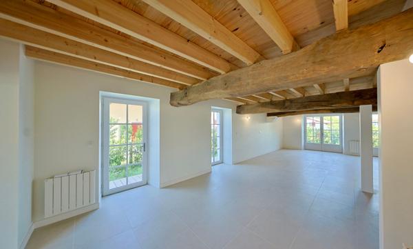 Architecture authentique - loft en duplex avec terrasses et jardinet - Ahetze