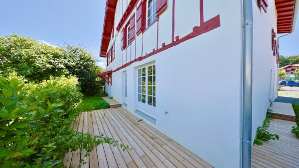 Architecture authentique - loft en duplex avec terrasses et jardinet - Ahetze