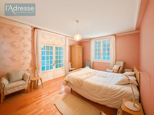 Ensemble immobilier en pierres et dépendances