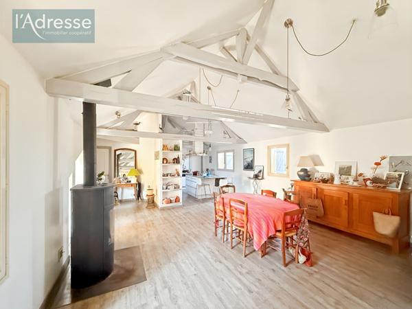 Ensemble immobilier en pierres et dépendances