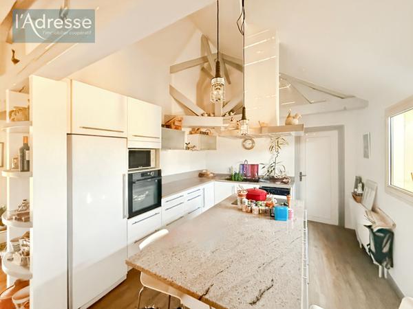 Ensemble immobilier en pierres et dépendances