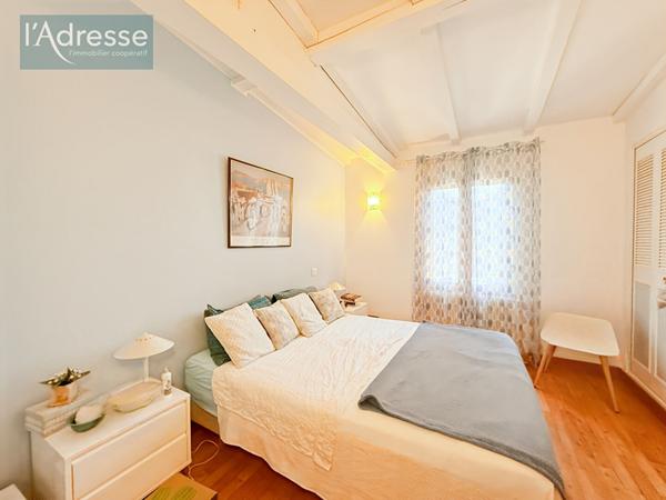 Ensemble immobilier en pierres et dépendances