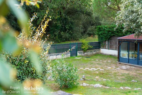 Maison avec piscine et accès direct à la plage
