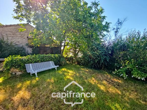 Domaine d’exception de 1,7 hectare – 470 m² habitables – Jusqu’à 20 couchages – Roulotte aménagée – Piscine – Parc arboré aux arbres centenaires