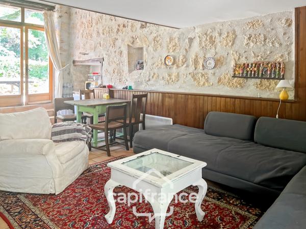 Domaine d’exception de 1,7 hectare – 470 m² habitables – Jusqu’à 20 couchages – Roulotte aménagée – Piscine – Parc arboré aux arbres centenaires