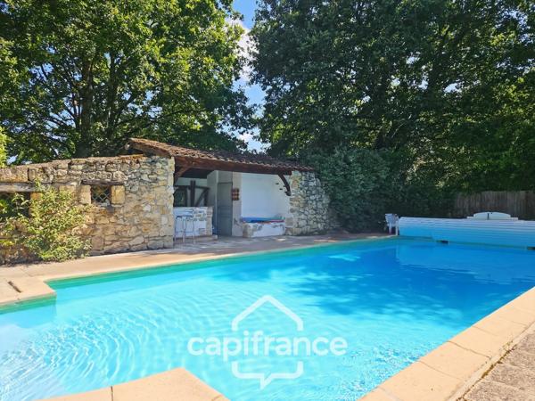 Domaine d’exception de 1,7 hectare – 470 m² habitables – Jusqu’à 20 couchages – Roulotte aménagée – Piscine – Parc arboré aux arbres centenaires