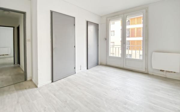 Appartement à vendre    3 pièces •  Manosque