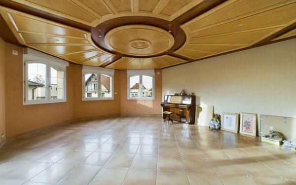 Maison à louer    6 pièces •  Holtzheim