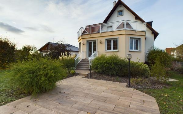 Maison à louer    6 pièces •  Holtzheim