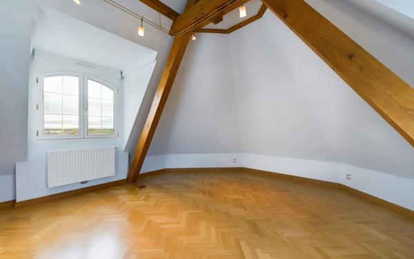 Maison à louer    6 pièces •  Holtzheim