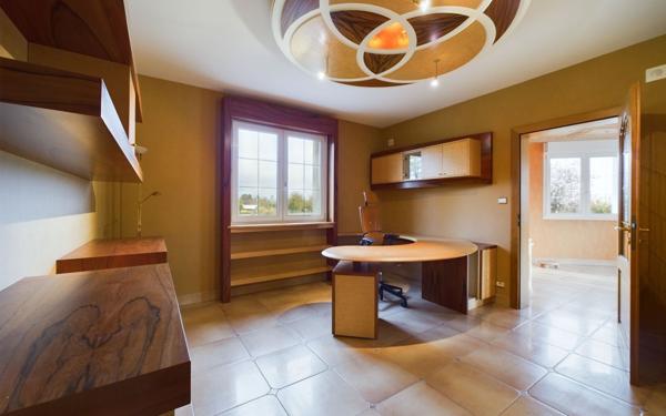 Maison à louer    6 pièces •  Holtzheim