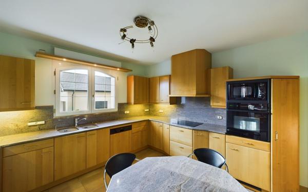 Maison à louer    6 pièces •  Holtzheim