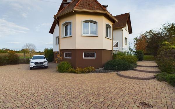 Maison à louer    6 pièces •  Holtzheim