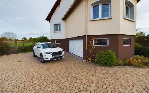 Maison à louer    6 pièces •  Holtzheim