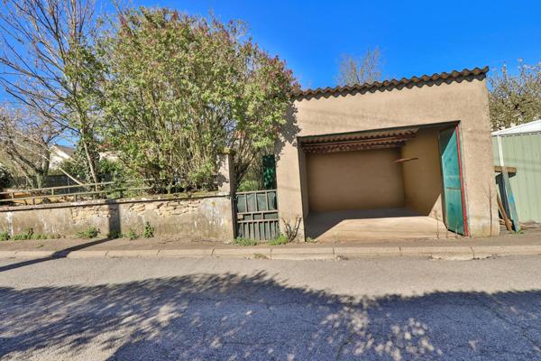Maison mitoyenne de 117 m² avec jardin.