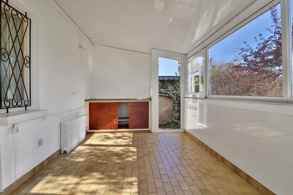 Maison mitoyenne de 117 m² avec jardin.