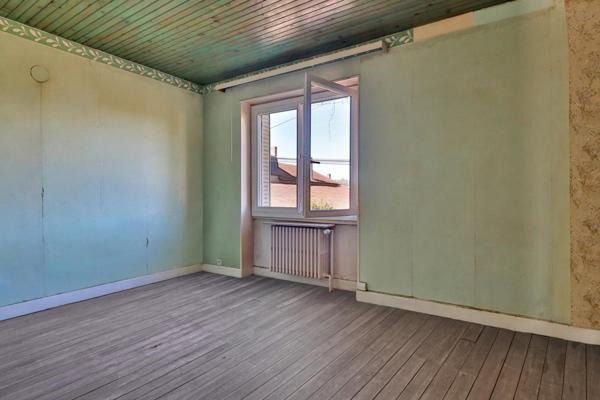 Maison mitoyenne de 117 m² avec jardin.