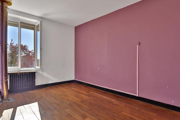 Maison mitoyenne de 117 m² avec jardin.