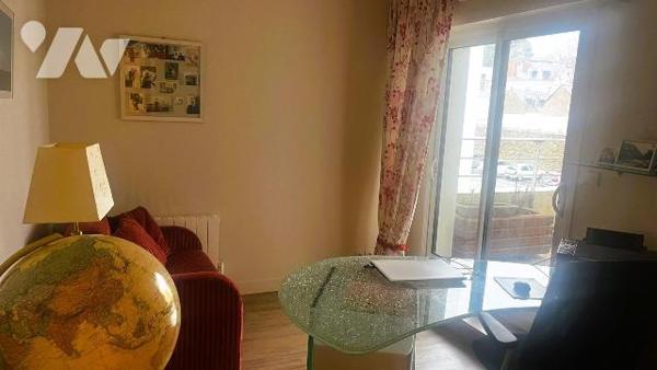 Calme et résidentiel. - Exclusivité de l'Etude Notariale Cheuvreux Rennes

Un appartement T3 ...