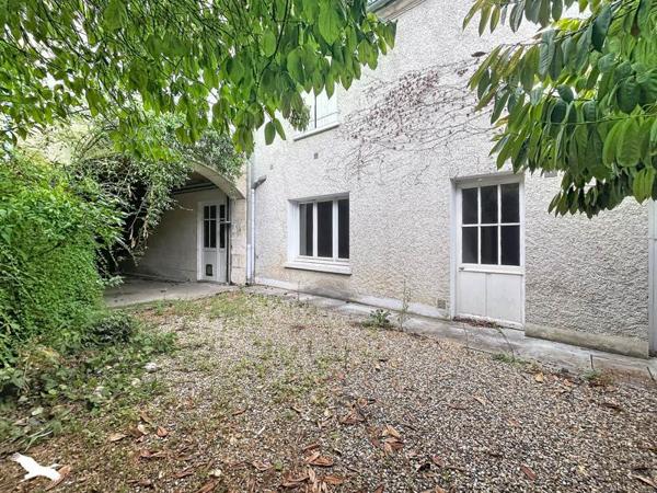 Maison 86 336 € Châteauneuf-sur-Charente 8 p 191 m² DPE F