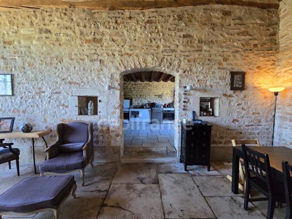 Maison de charme rare au cœur du Vézelien – environ 150 m² habitables, fort potentiel de 230 m2 - 2 chambres potentiel 5