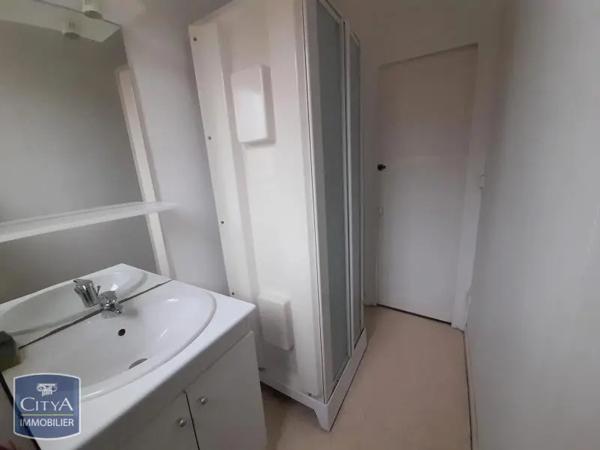 Appartement à louer 2 pièces 55.69m² Reims (51100)